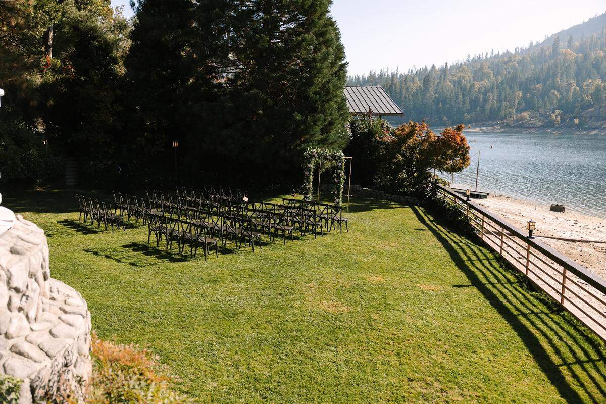 Los lagos de Yosemite, en Estados Unidos, encabezan la lista de destinos de bodas con clima más confiable.
