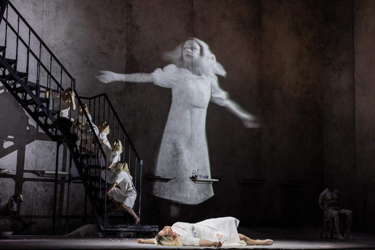 Elza van der Heever como Salome.