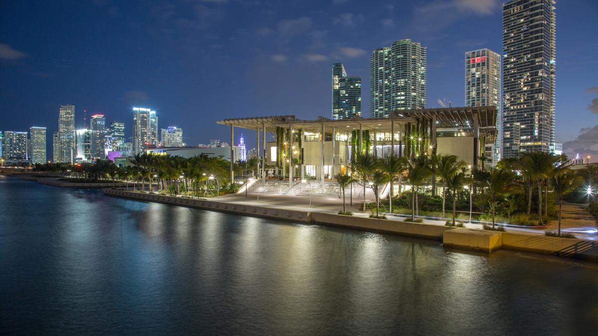 PAMM Bay Dusk