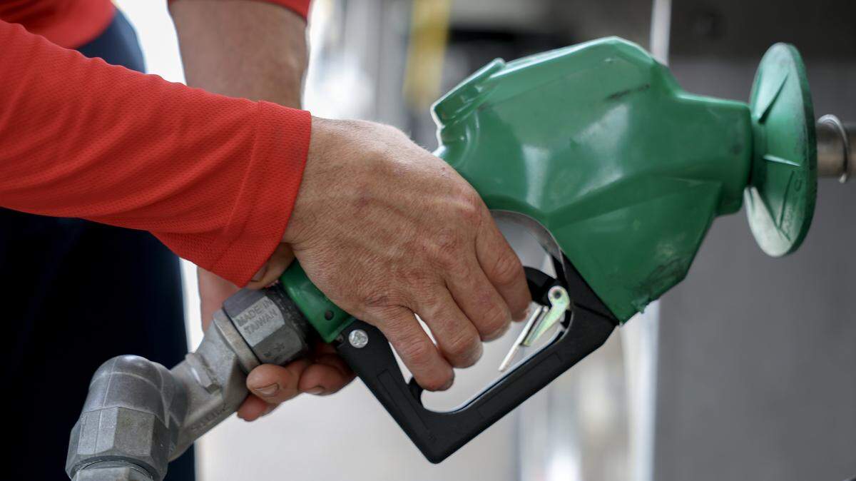 Here’s what to know about the effects of increased fuel prices on Kansans’ gas spending.