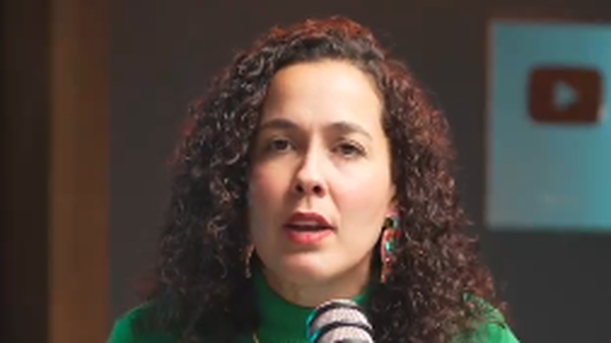 El gobierno de Ecuador dejó sin efecto la visa por tiempo indefinido otorgada a la periodista cubana Alondra Santiago por actos que atentan contra la seguridad del Estado, por lo que deberá ser deportada, informó el martes la cancillería.