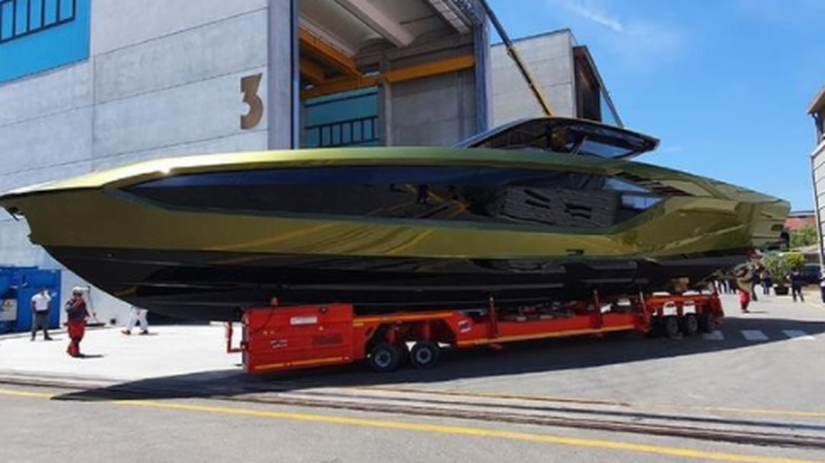 El yate deportivo de Conor McGregor es un Lamborghini Tecnomar de alta tecnología y de edición limitada para 63 exclusivos compradores. 