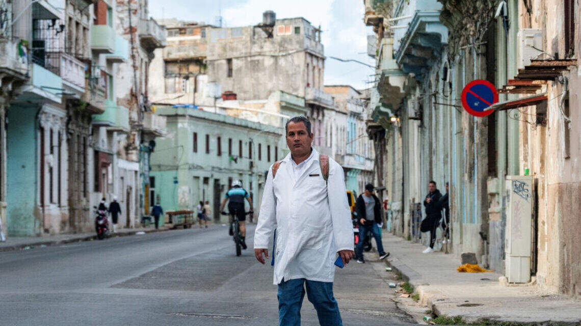 Cuba inicia otra ‘revolución’ salarial: ¿cuánto ganarán en dólares los médicos y deportistas?