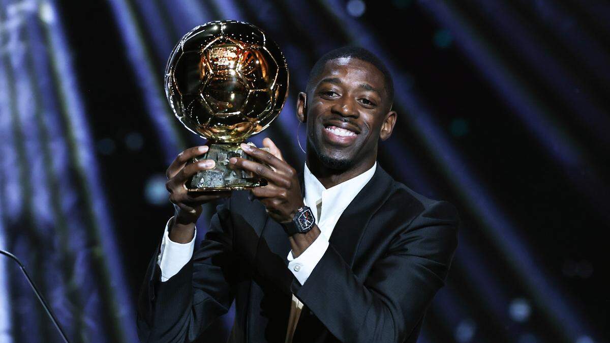 El delantero del PSG Ousmane Dembélé fue galardonado el lunes con el Balón de Oro, en una ceremonia organizada en el teatro del Chatelet de París, convirtiéndose en el sexto jugador francés en recibir la recompensa suprema.