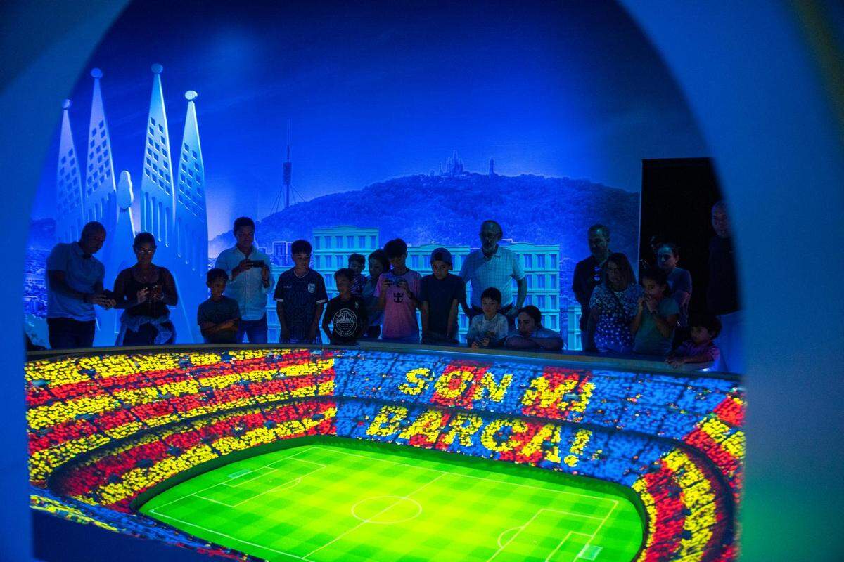 En el viaje de Leo Messi a Barcelona se puede apreciar la ciudad, la mística del Camp Nou y respirar sus éxitos de tantos años con el Barça.