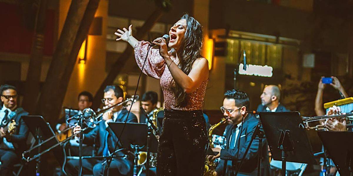 Concierto de jazz navideño en Lincoln Road, Miami Beach.