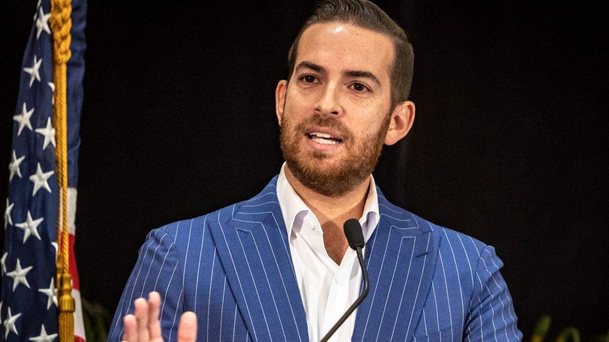 Daniel Pérez, presidente designado de la Cámara de Representantes de Florida, habla con los asistentes durante la Conferencia sobre el Futuro de Florida en el Centro de Estudiantes Shalala de la Universidad de Miami.