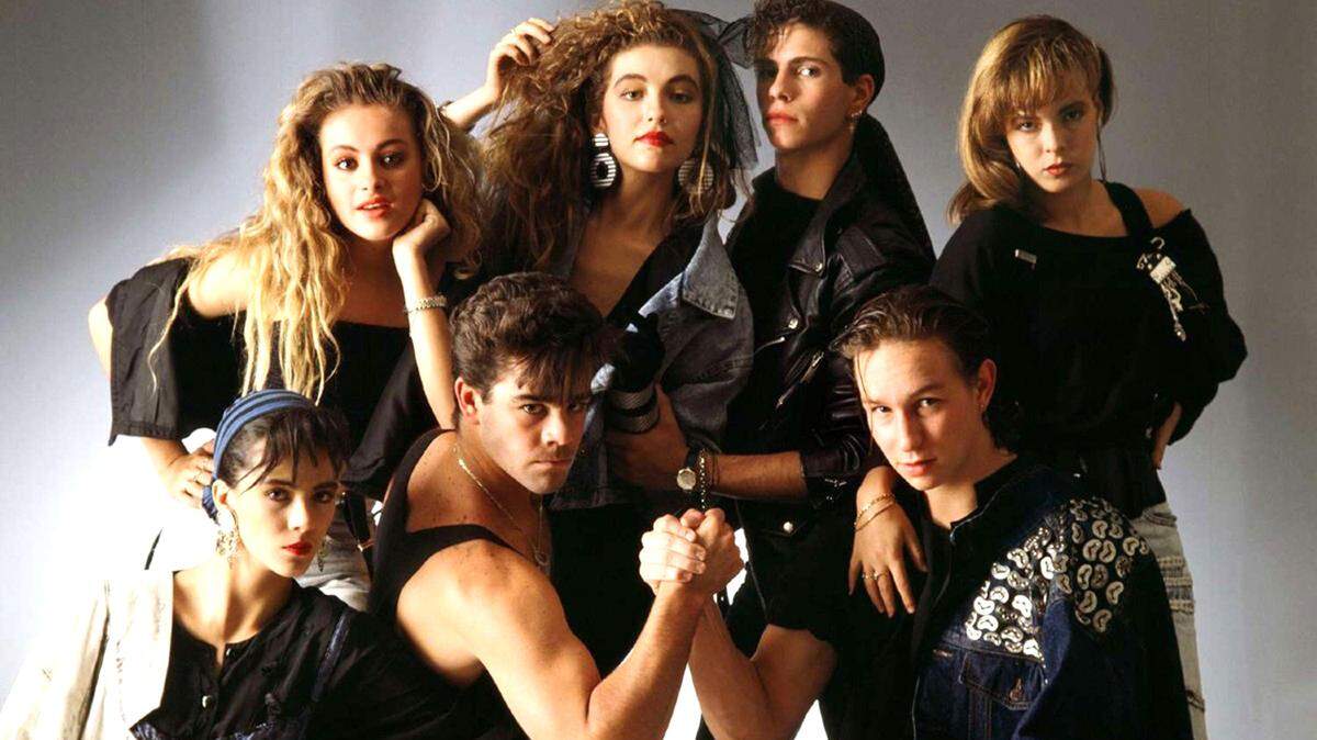 Paulina Rubio, Thalía. Erik Rubín, Manuel Capetillo, Diego Schoening, Sasha Sokol y Edith Márquez.