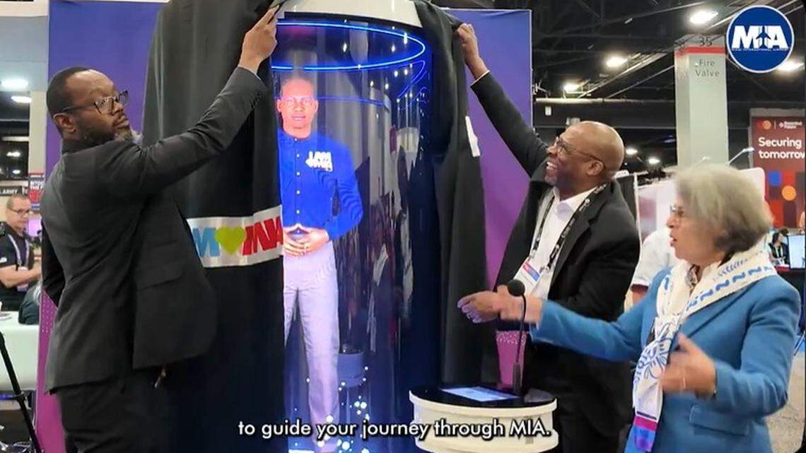 Los nuevos chatbots holográficos del Aeropuerto Internacional de Miami debutaron en el evento tecnológico eMerge Americas.