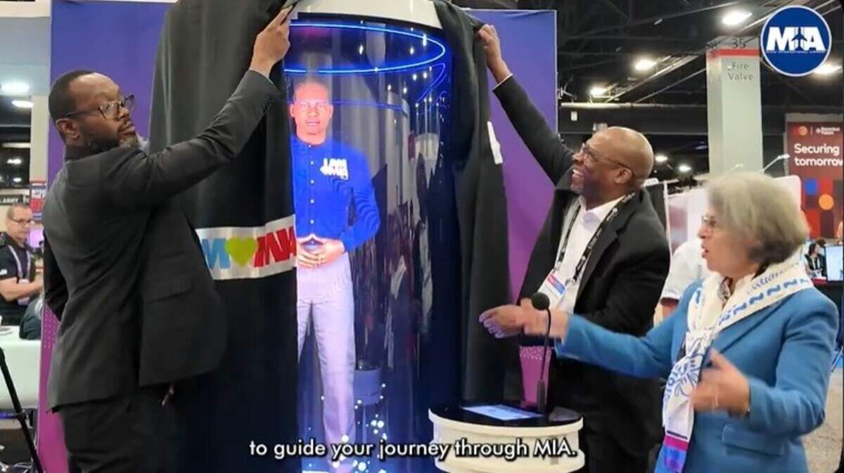 Los nuevos chatbots holográficos del Aeropuerto Internacional de Miami debutaron en el evento tecnológico eMerge Americas.