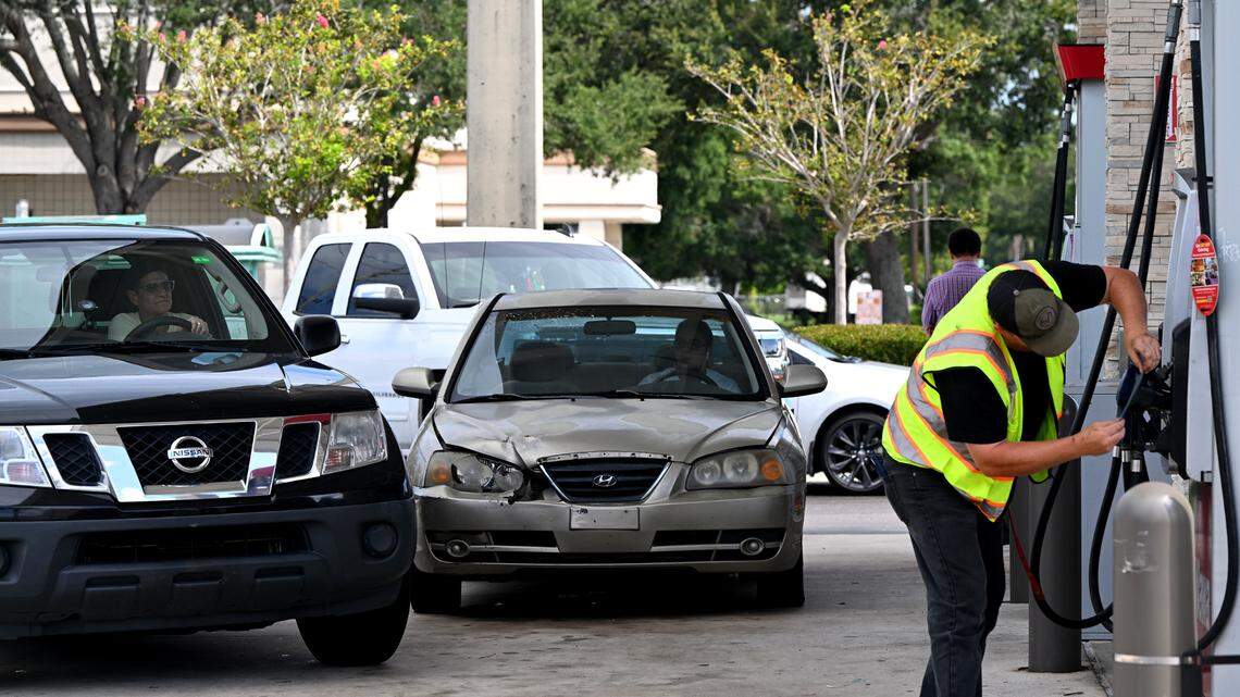 Los conductores de la Florida vieron un alza en los precios de la gasolina.