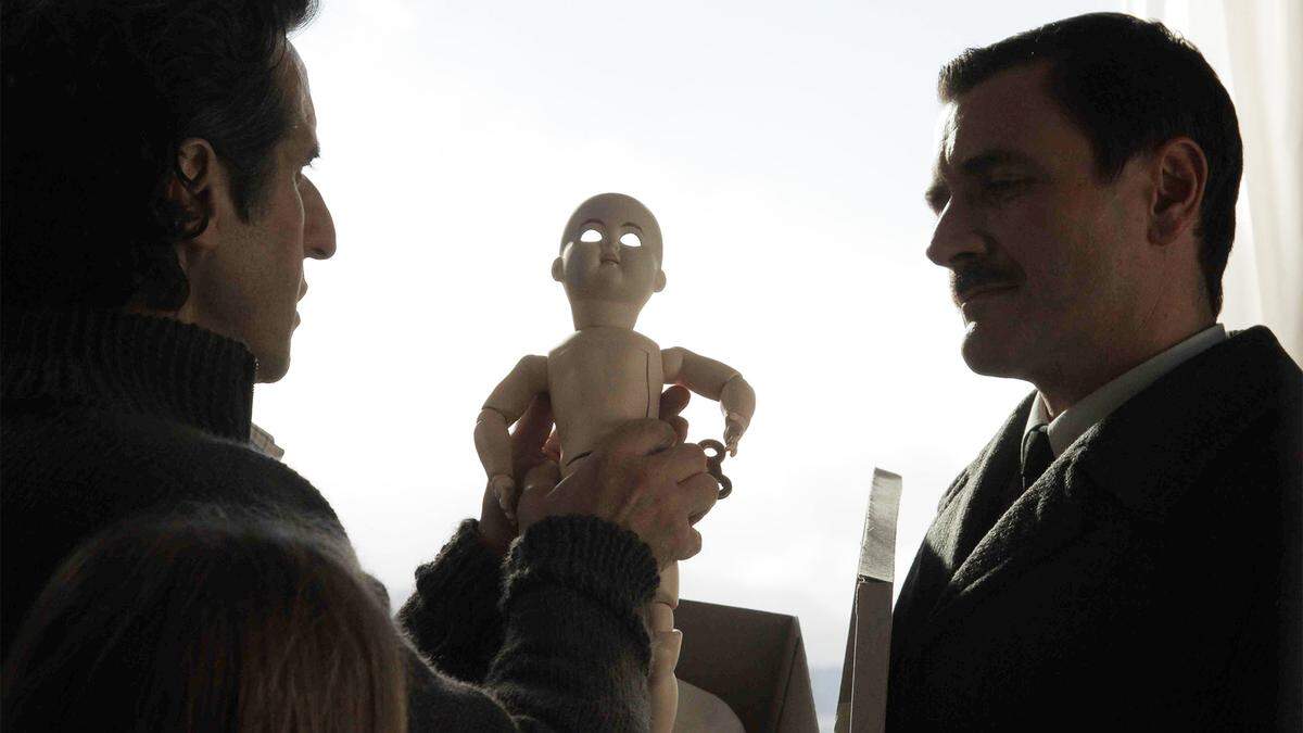 En Amazon Prime el filme 'Wakolda' (2013) basada en la novela homónima. Durante el verano de 1960, una familia argentina conoce en Bariloche a un forastero alemán que termina albergándose en su hostería. El hombre es nada menos que el criminal nazi Josef Mengele.