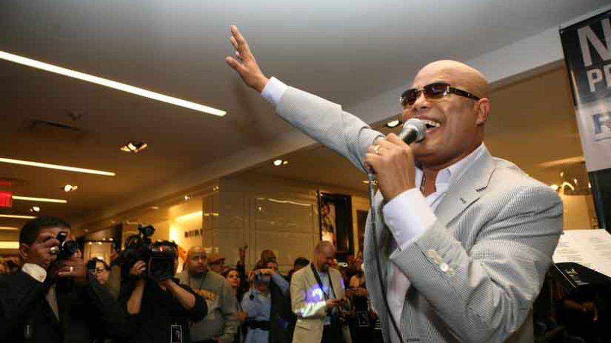 Foto de archivo del 2010 del cantante de merengue dominicano Rubby Pérez.