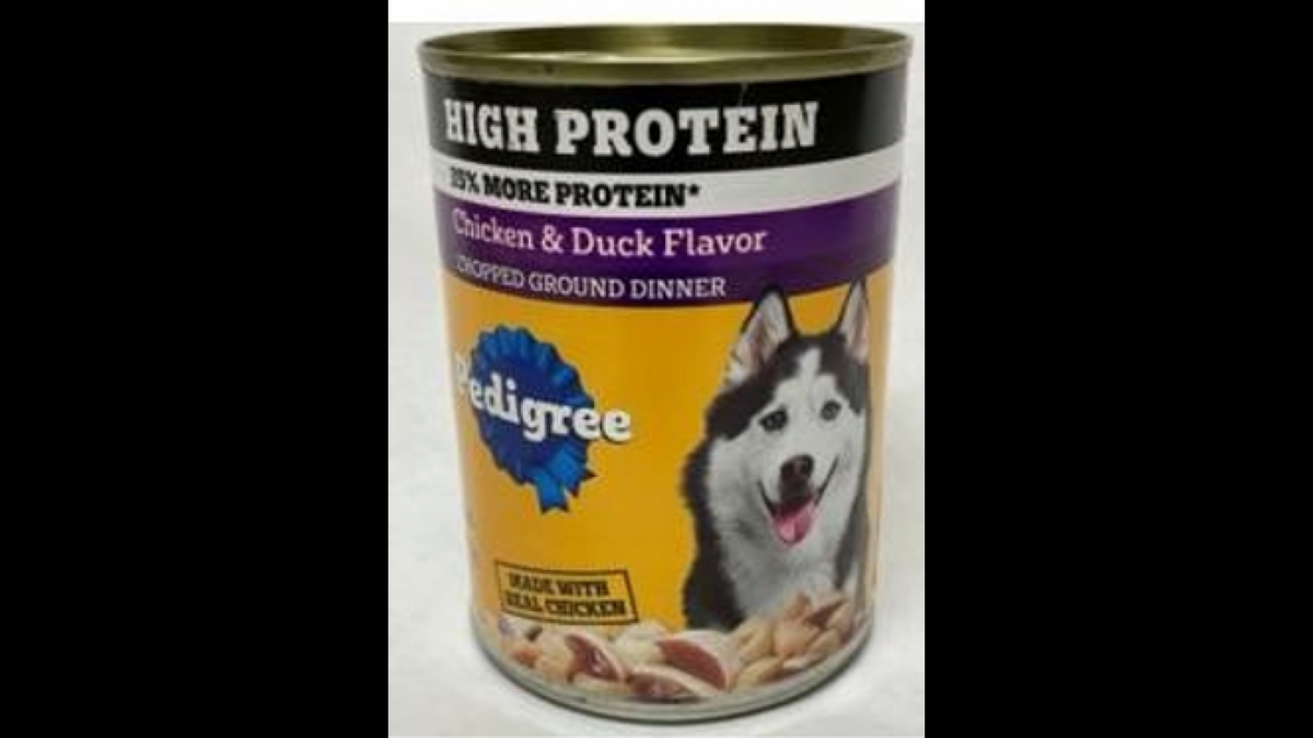 Una lata de 13.2 onzas de Pedigree High Protein Chopped Chicken & Duck Flavor (sabor a pollo y pato picados, alto contenido de proteínas)