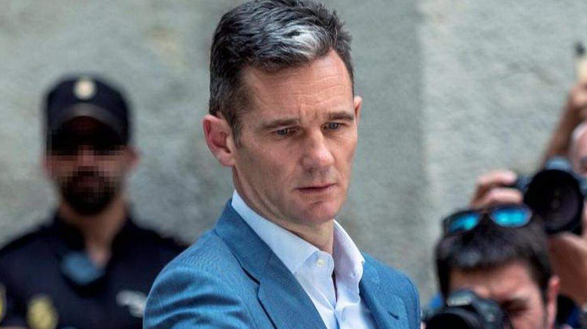 Iñaki Urdangarin a su salida de la Audiencia de Palma donde ha asistido para que el tribunal del caso Nóos le comunique la orden de ingreso en prisión para cumplir la condena de 5 años y 10 meses por corrupción que le impuso ayer el Supremo.
