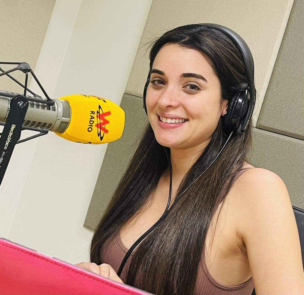 Actualmente Ana Vargas es corresponsal en Miami del mítico programa de radio colombiano “La W”.
