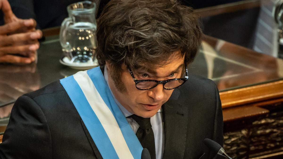 El presidente de Argentina, Javier Milei, presenta su propuesta de presupuesto para 2025 ante el Congreso Nacional, el 15 de septiembre de 2024, en Buenos Aires.