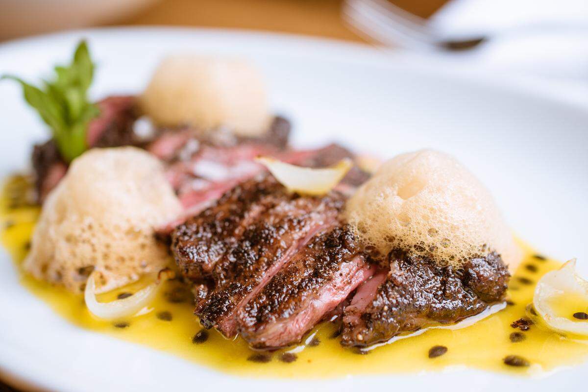 The Bazaar, del prestigioso chef español José Andrés, ha preparado una cena de Nochevieja con un menú diseñado para dos asientos, a las 7 y a las 9 p.m.