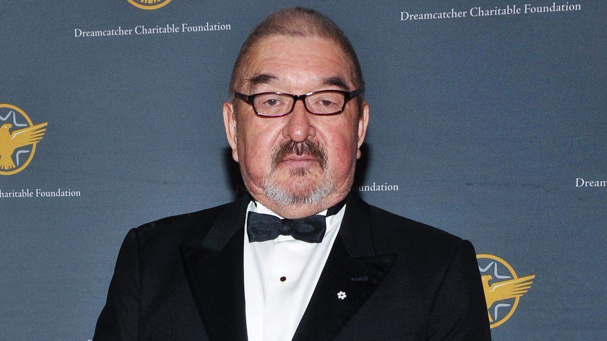El reconocido actor canadiense de las Primeras Naciones, conocido por su papel nominado al Óscar como Kicking Bird en Bailando con lobos, falleció a los 73 años. Foto de archivo: Gala Dreamcatcher 2017, Centro de Convenciones de Hamilton, Hamilton, Ontario, Canadá.