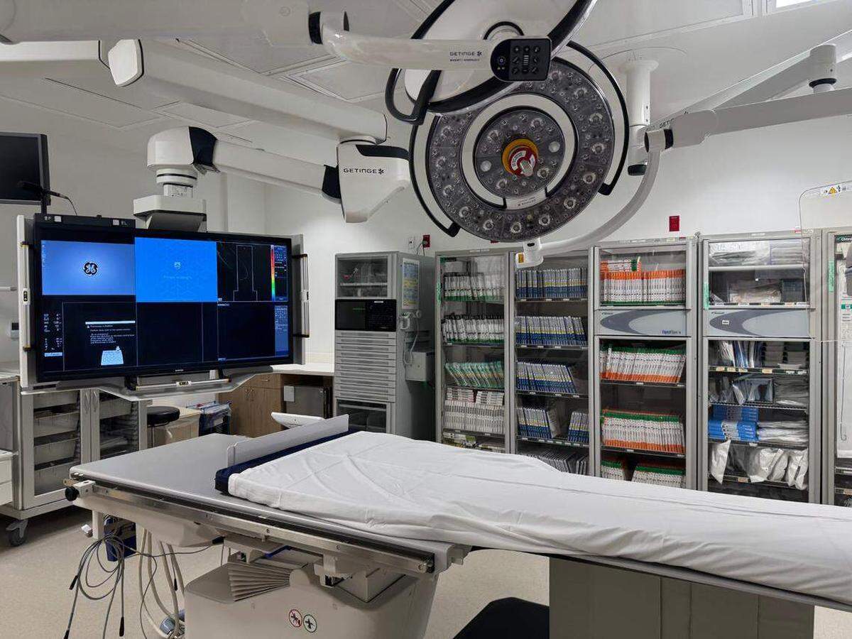 Jackson South Medical Center, ubicado en el 9333 SW 152 Street, renovó su laboratorio de cateterismo en 2025 como parte de un plan para brindar atención cardíaca nueva y ampliada.