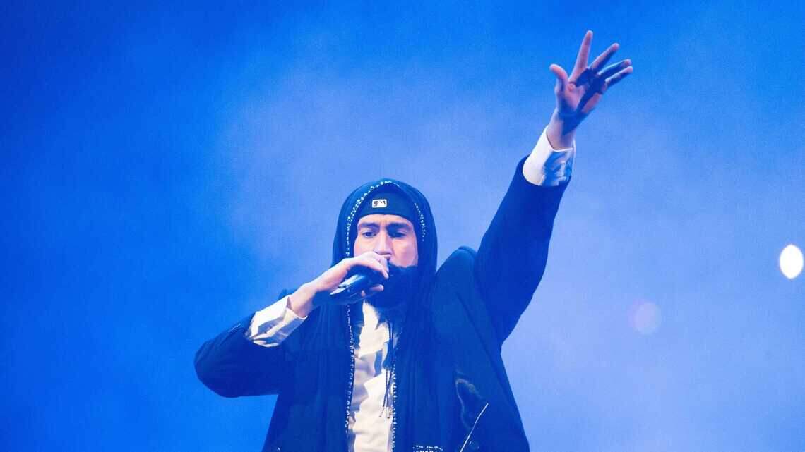 Bad Bunny muestra su apoyo a Kamala Harris y recuerda el mal trato de Trump a Puerto Rico
