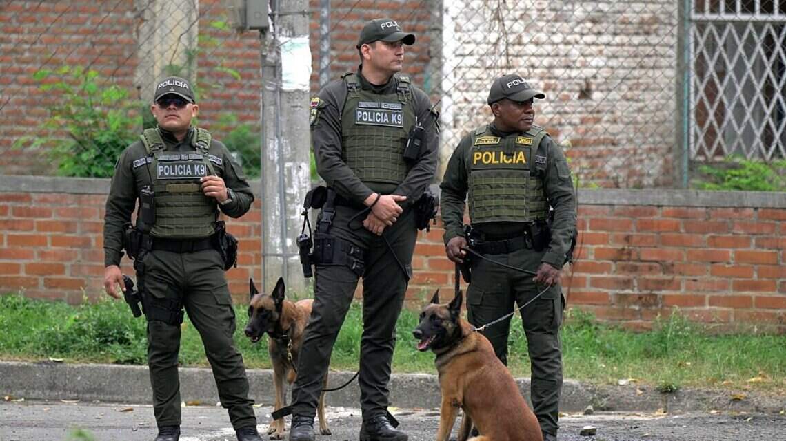 Al menos 4 policías mueren en ataques guerrilleros en Colombia