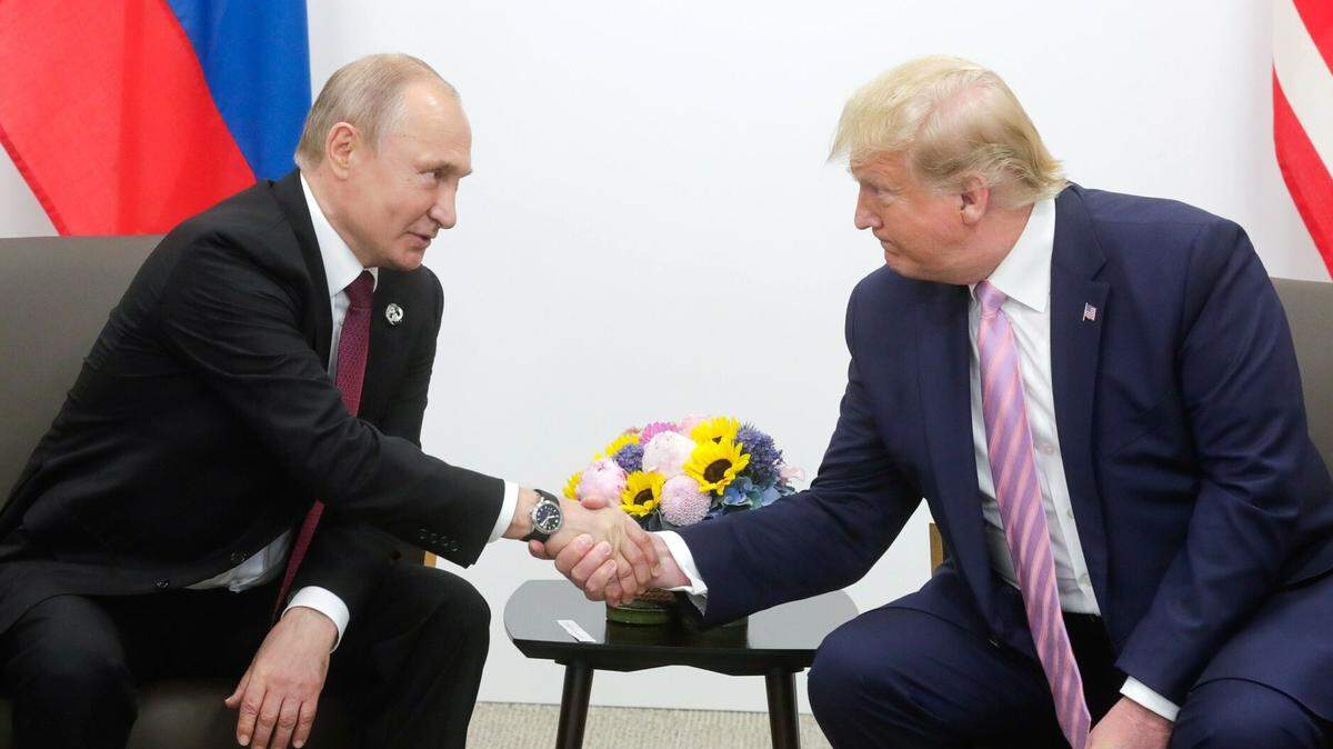 Foto de archivo. El presidente electo de Estados Unidos, Donald Trump, aseguró el jueves que está preparando una reunión con el mandatario ruso, Vladimir Putin, para “poner fin” a la guerra en Ucrania.