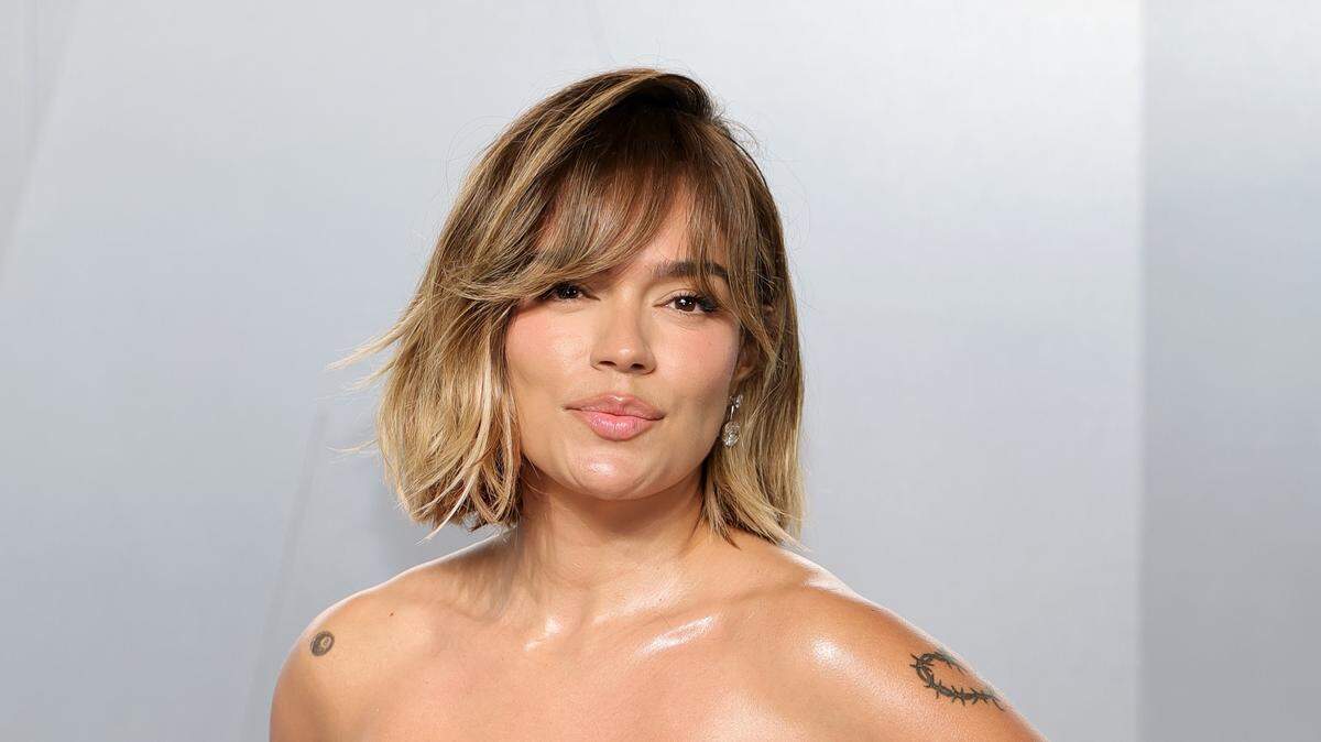 Karol G asiste a la fiesta de los Oscar de Vanity Fair 2026, organizada por Mark Guiducci, en el Museo de Arte del Condado de Los Ángeles el 15 de marzo de 2026 en Los Ángeles, California.
