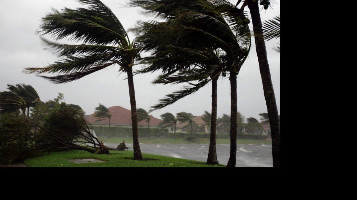 El huracán Wilma durante su paso por Florida, el 24 de octubre de 2005. AP-archivo 