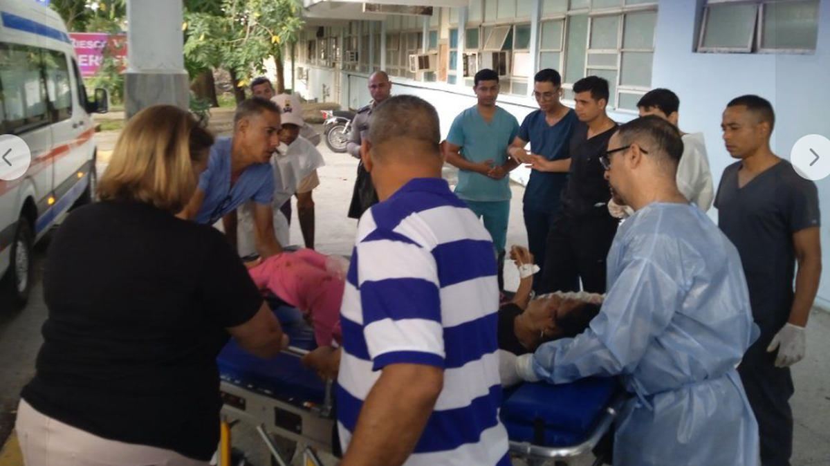 El vuelco de un autobús en un tramo de la Autopista Nacional de Cuba, dejó este domingo un saldo de un muerto y 47 heridos, entre ellos siete niños, según informaron medios estatales.
