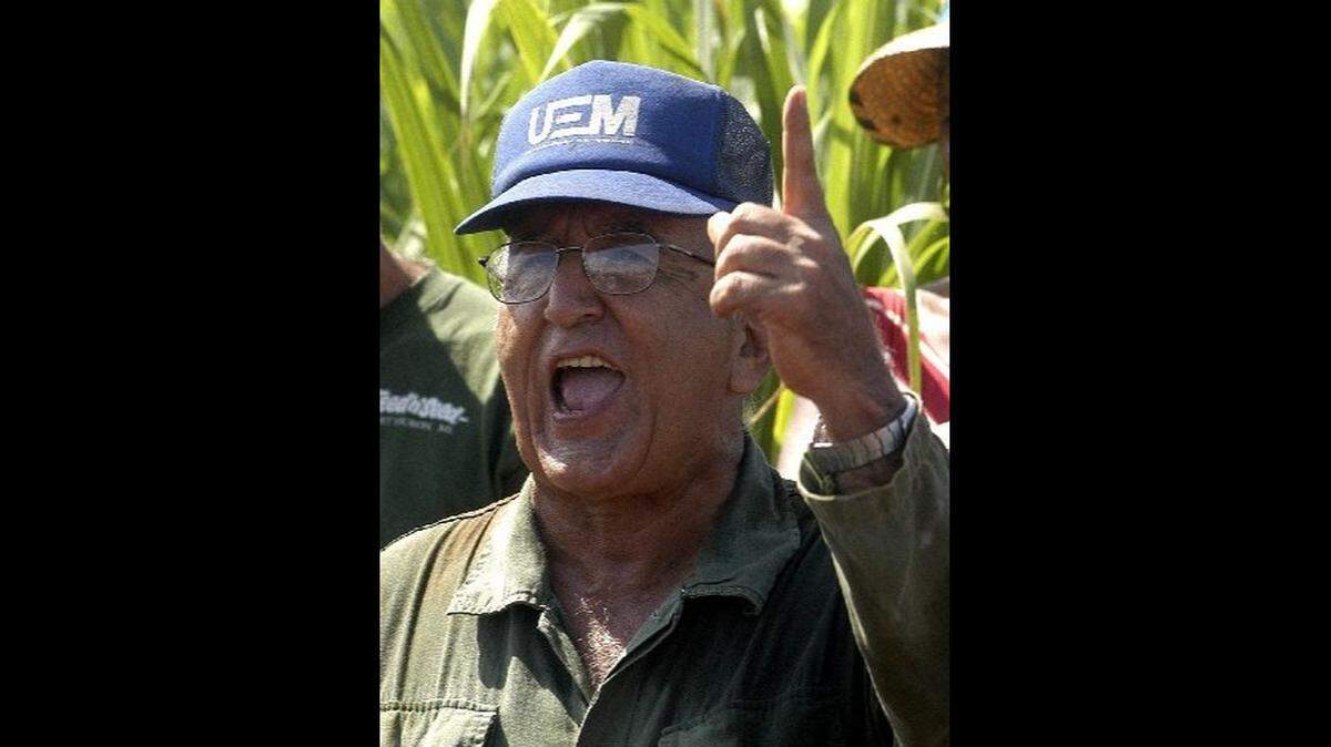 Foto de archivo tomada el 13 de agosto de 2006 del general Ulises Rosales del Toro.
