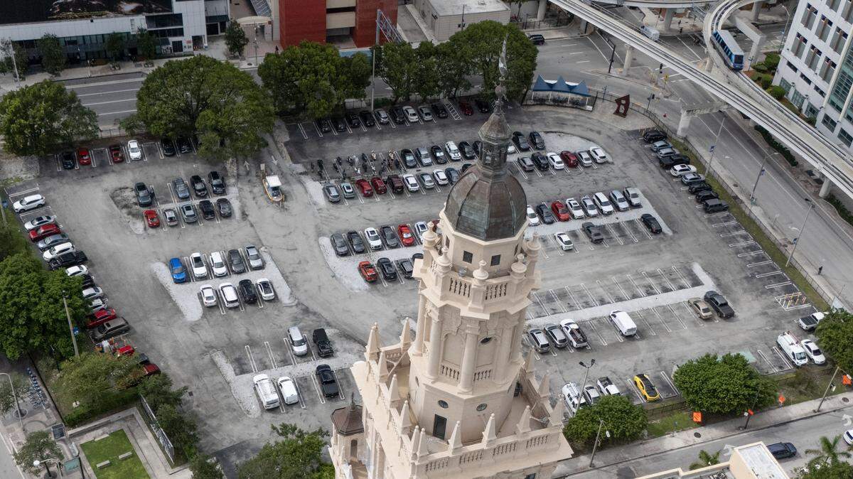 Terrenos adyacentes a la Torre de la Libertad de Miami Dade College pueden ser el futuro sitio de la Biblioteca Presidencial Donald Trump.