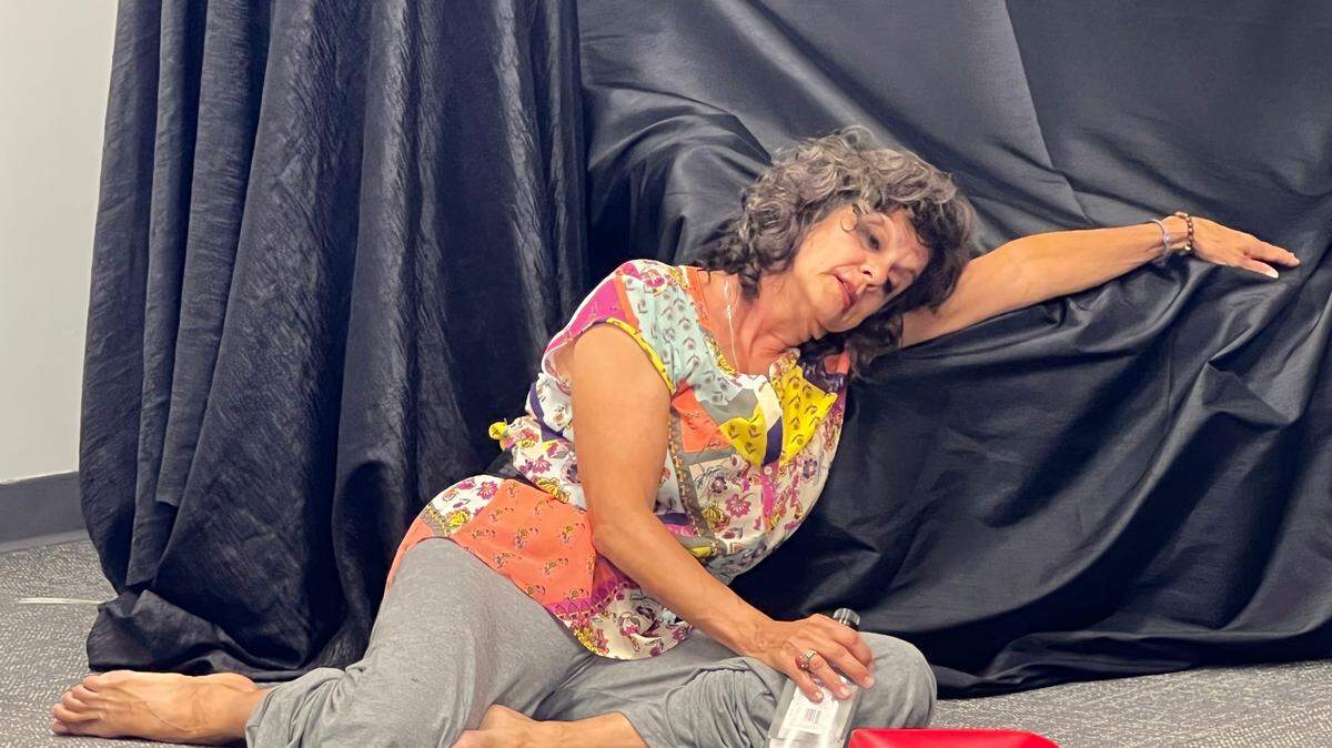 Marilyn Romero en un ensayo de “Las penas que no me matan”.