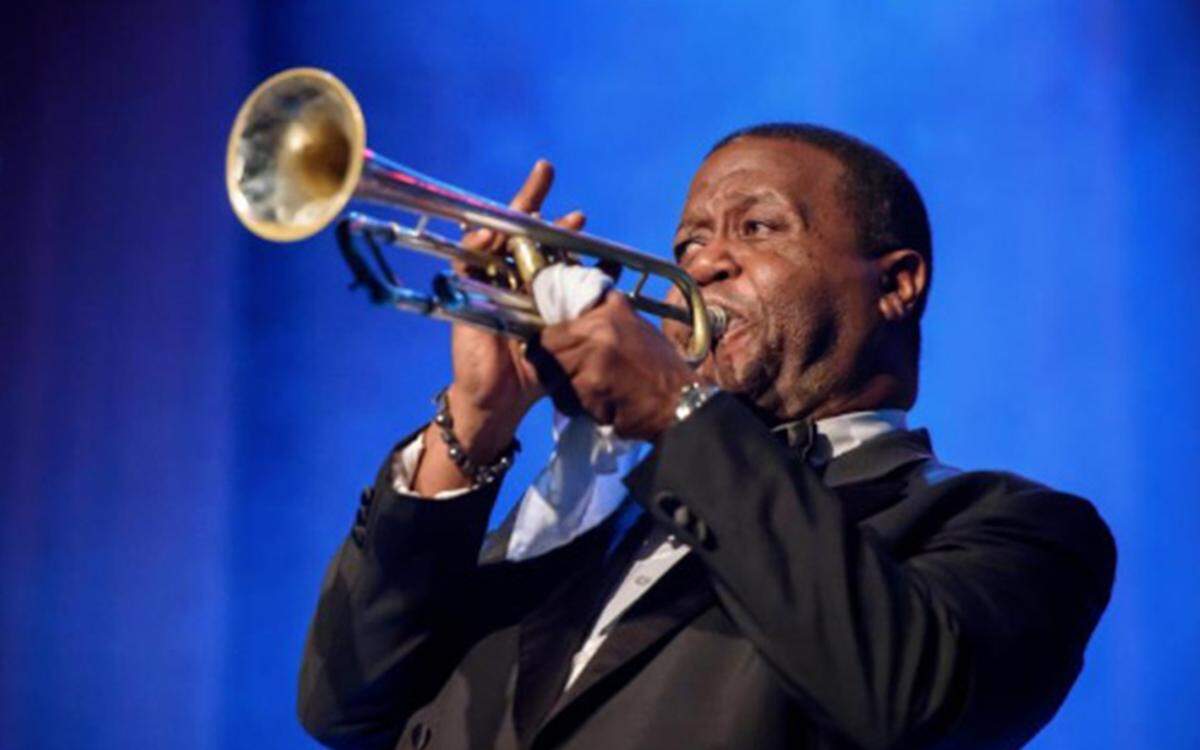 Jazz en MOCA. Conciertos gratuitos al aire libre que se celebran el último viernes de cada mes.