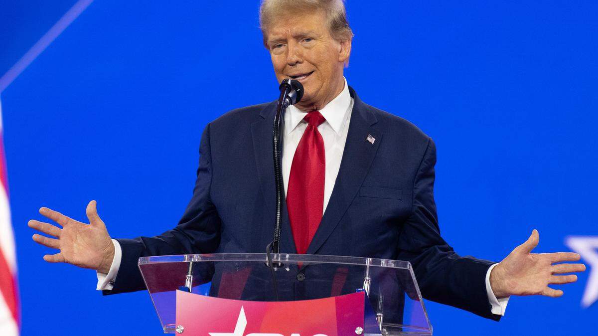 El expresidente Donald Trump da un discurso durante la conferencia conservadora CPAC, el sábado 24 de febrero de 2024, en National Harbor, Maryland.