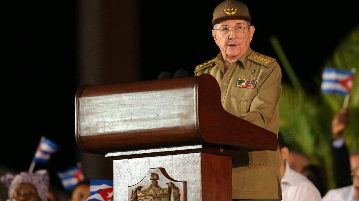 El gobernante cubano Raúl Castro en un homenaje póstumo a su hermano Fidel Castro, en Santiago de Cuba, el 3 de diciembre del 2016. 
