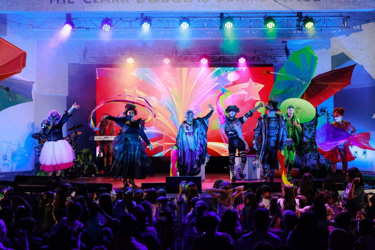 Tanto la música de “Insectos y Bicharracos” (en la foto) como la de “Jirafas” están plasmadas en disco. “Insectos y Bicharracos” no se presenta este año, pero regresará al festival en 2026.