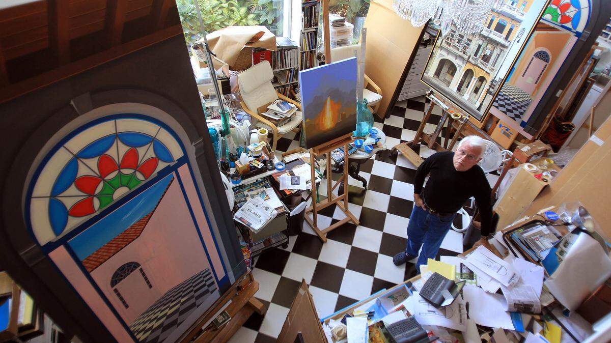 El pintor cubano Humberto Calzada fotografiado en su hogar, el jueves 7 de marzo del 2013.