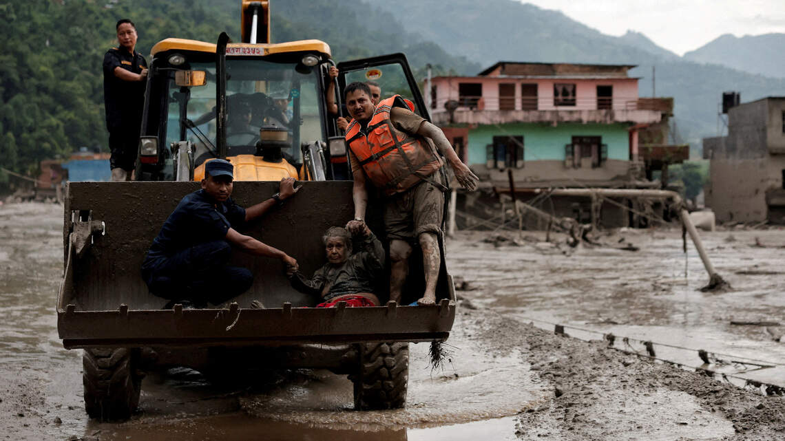 Unos 85 estadounidenses permanecen desaparecidos tras deslaves en Nepal