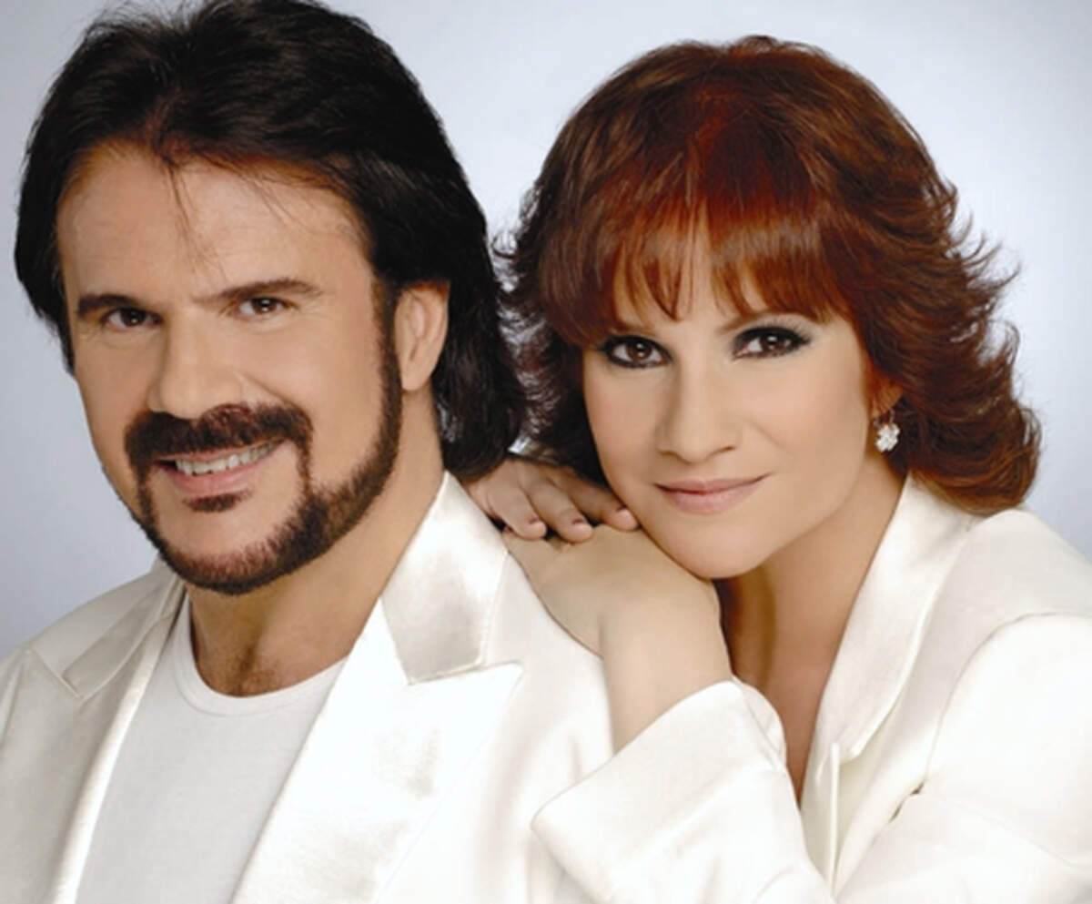 Concierto de Pimpinela en el James L. Knight Center.