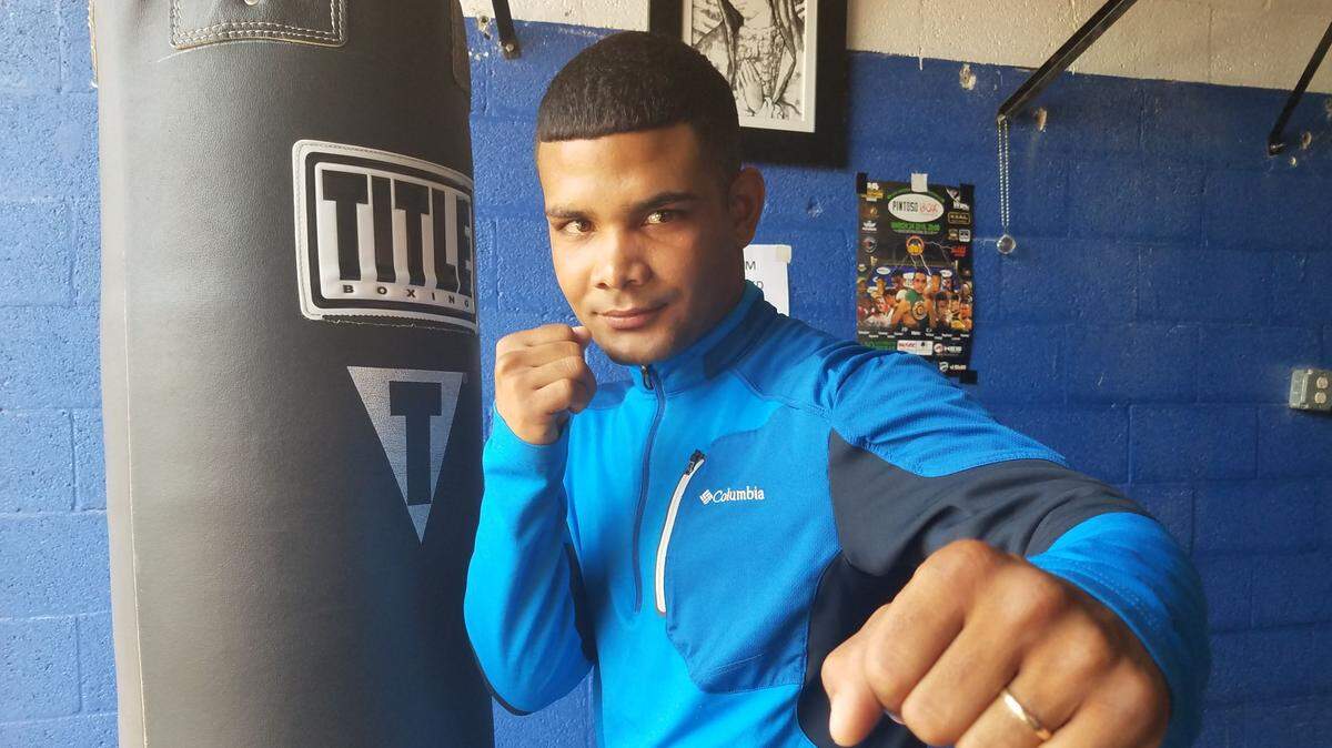 Neslán Machado antes de partir el lunes a Londres para seguir su entrenamiento.