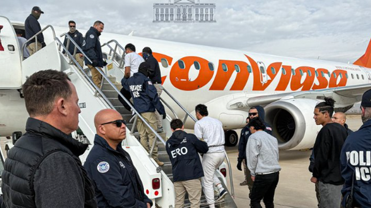 File photo: A group of 242 Venezuelan migrants, including women and children, return to their country on a plane from Mexico. On Friday, another 178 people deported from the U.S. arrived in Caracas.