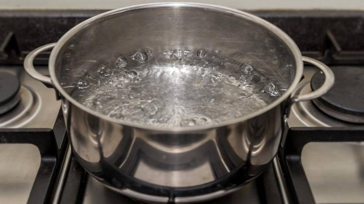 Las autoridades sugieren que el agua debe hervirse durante al menos un minuto.