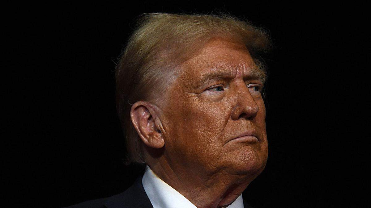 Donald Trump habla durante un mitin en el Grand Sierra Resort en Reno el 11 de octubre de 2024.