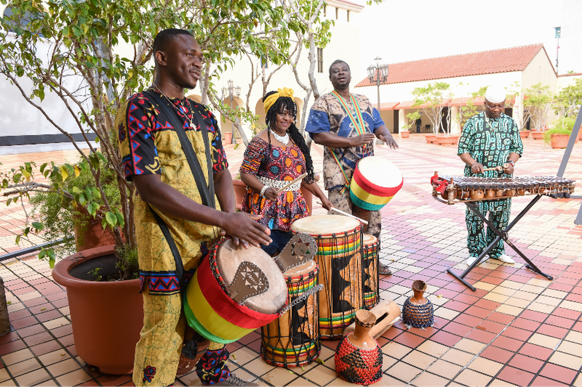HistoryMiami Museum presenta a su nuevo artista en residencia, Delou Africa Dance Ensemble, una compañía de folclore líder en África Occidental.
