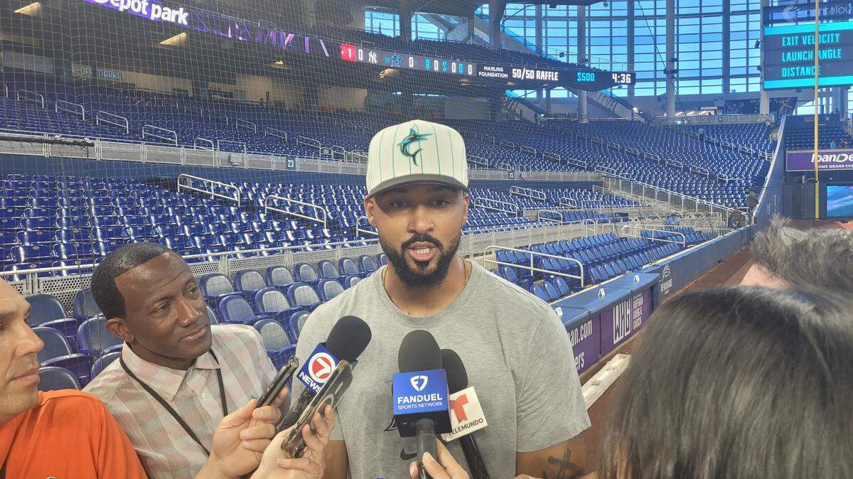 SANDY ALCANTARA comenta con la prensa sobre lo sucedido en la fecha de cambios de Grandes Ligas.