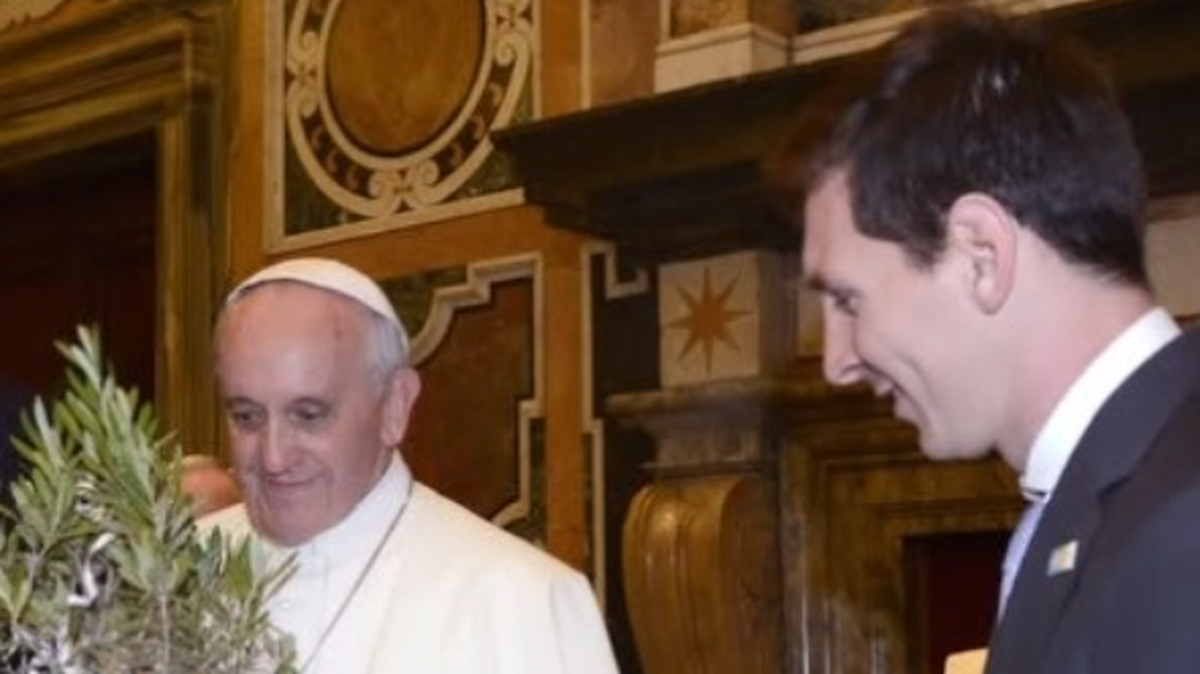 El astro del fútbol argentino Lionel Messi envió un sentido mensaje de agradecimiento al papa Francisco tras su fallecimiento este lunes a los 88 años.