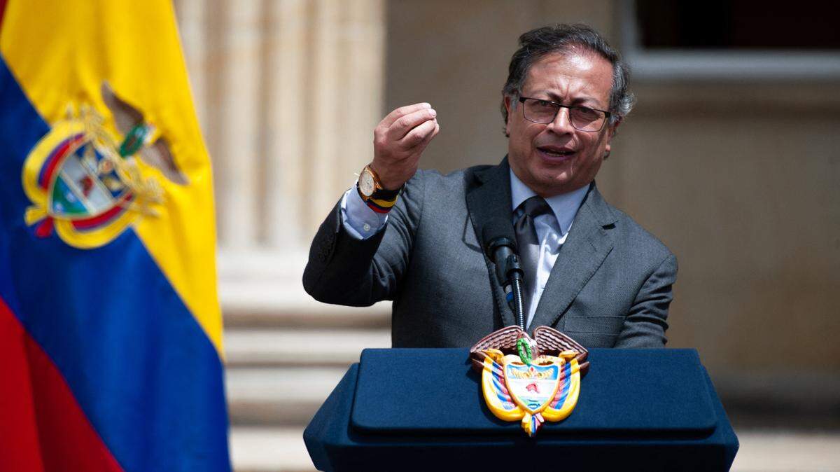 Varios militares heridos en Colombia el viernes en la tarde en el estallido de un camión con explosivos cerca de una base militar en el departamento de Arauca, fronterizo con Venezuela, en lo que el presidente colombiano, Gustavo Petro, calificó de atentado “repudiable”.

