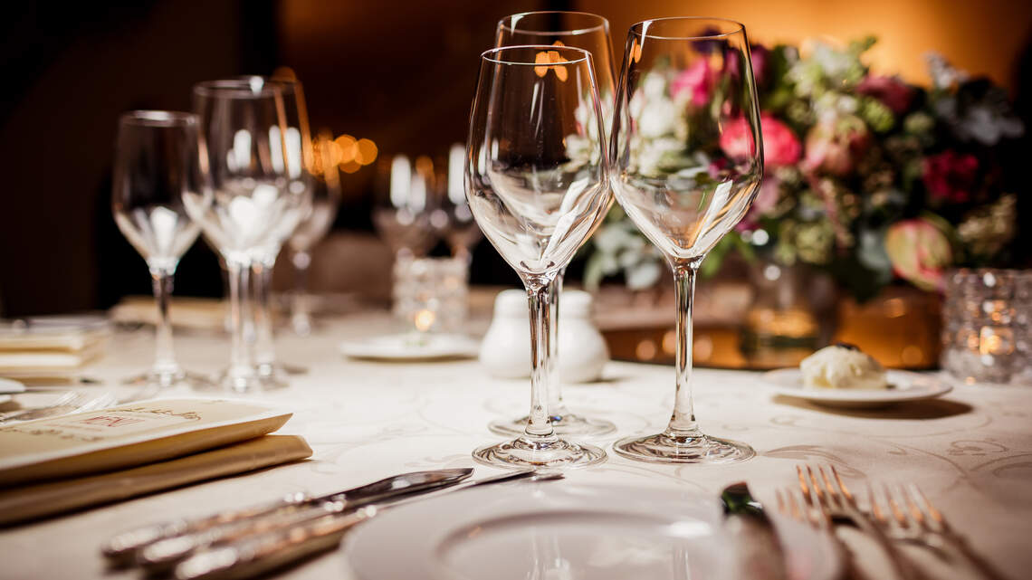 Un restaurante al norte de Miami ofrece cenas 'elegantes' para nudistas