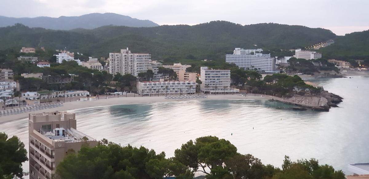 Vista desde un apartamento en Peguera, o Paguera, complejo turístico en el municipio de Calvià, Mallorca, que ha sido apodada ‘La pequeña Alemania’ por los locales, debido a la popularidad de estos turistas alemanes, muchos ya afincados en la isla.